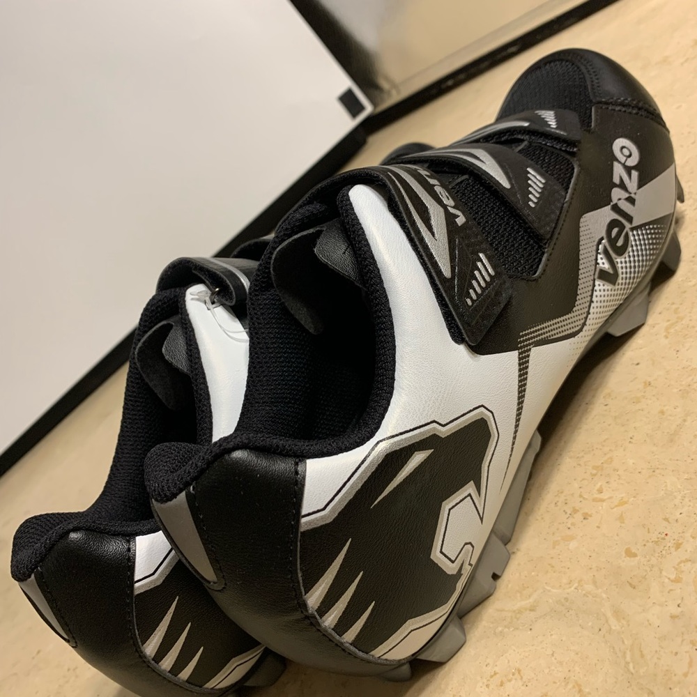 New men’s venzo mountain biking shoes 🚴